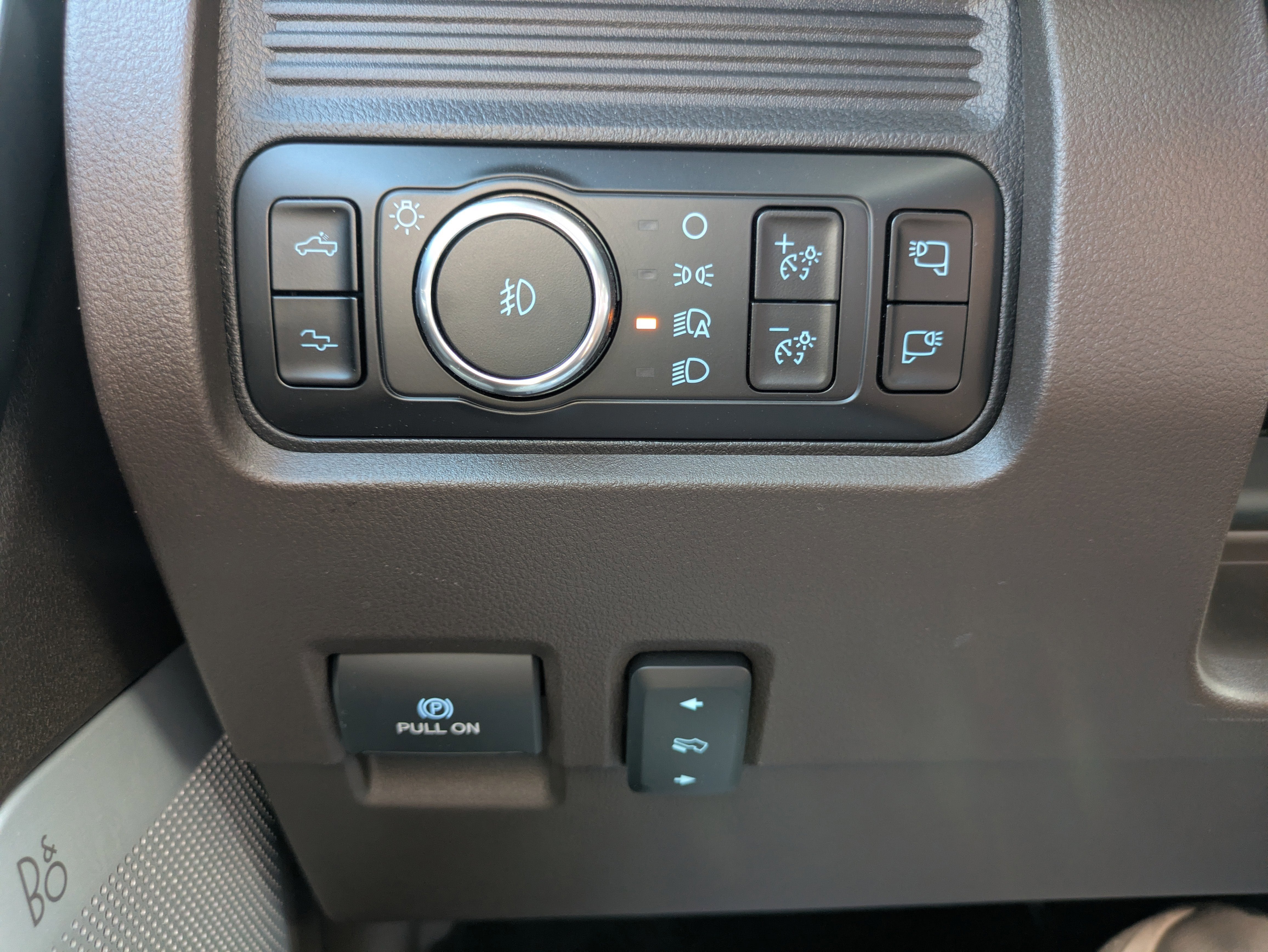 2025 Ford Super Duty F-350 SRW XL