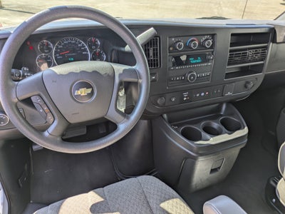 2023 Chevrolet Express Passenger 3500 1LT