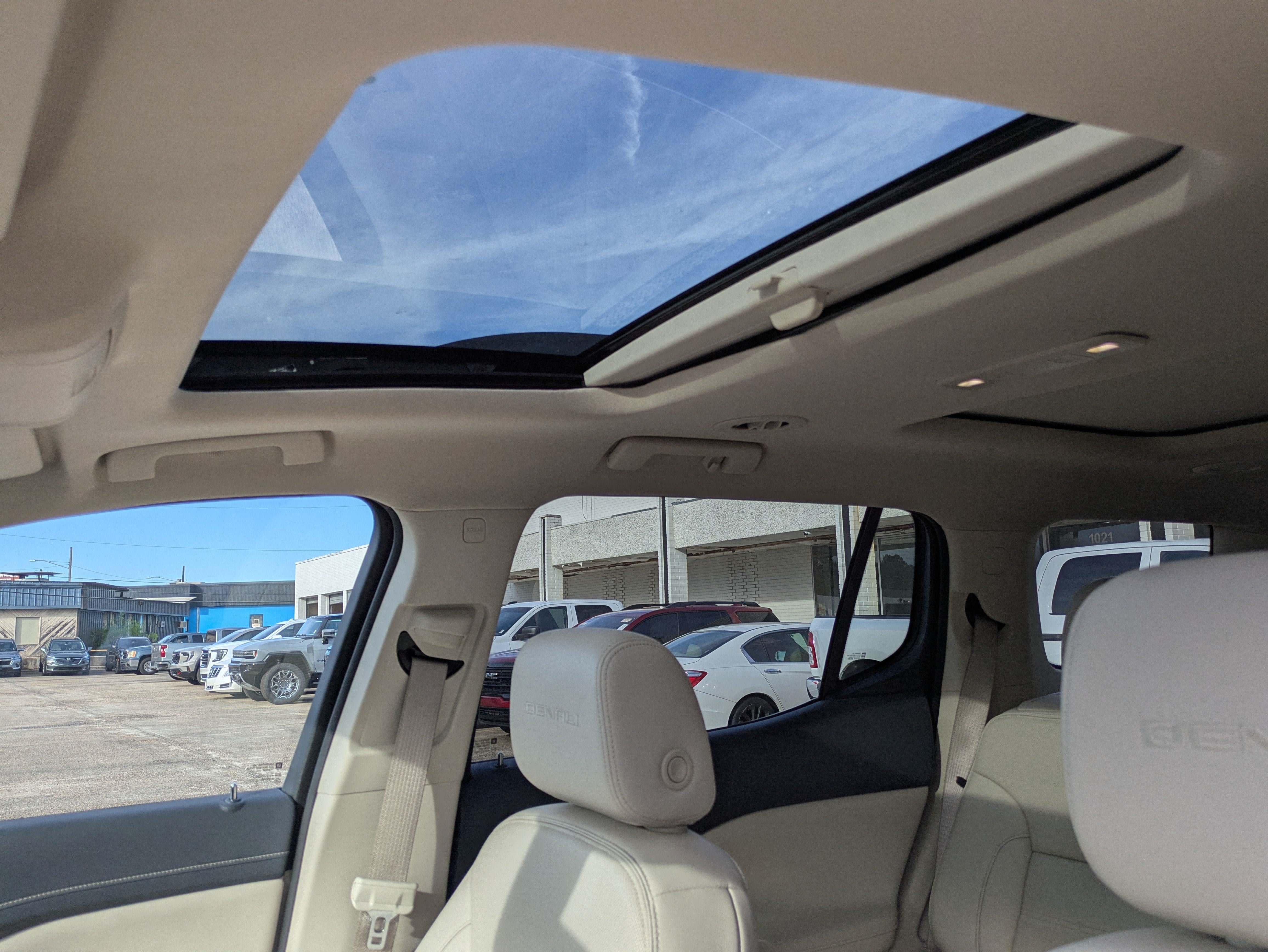 2023 GMC Acadia Denali