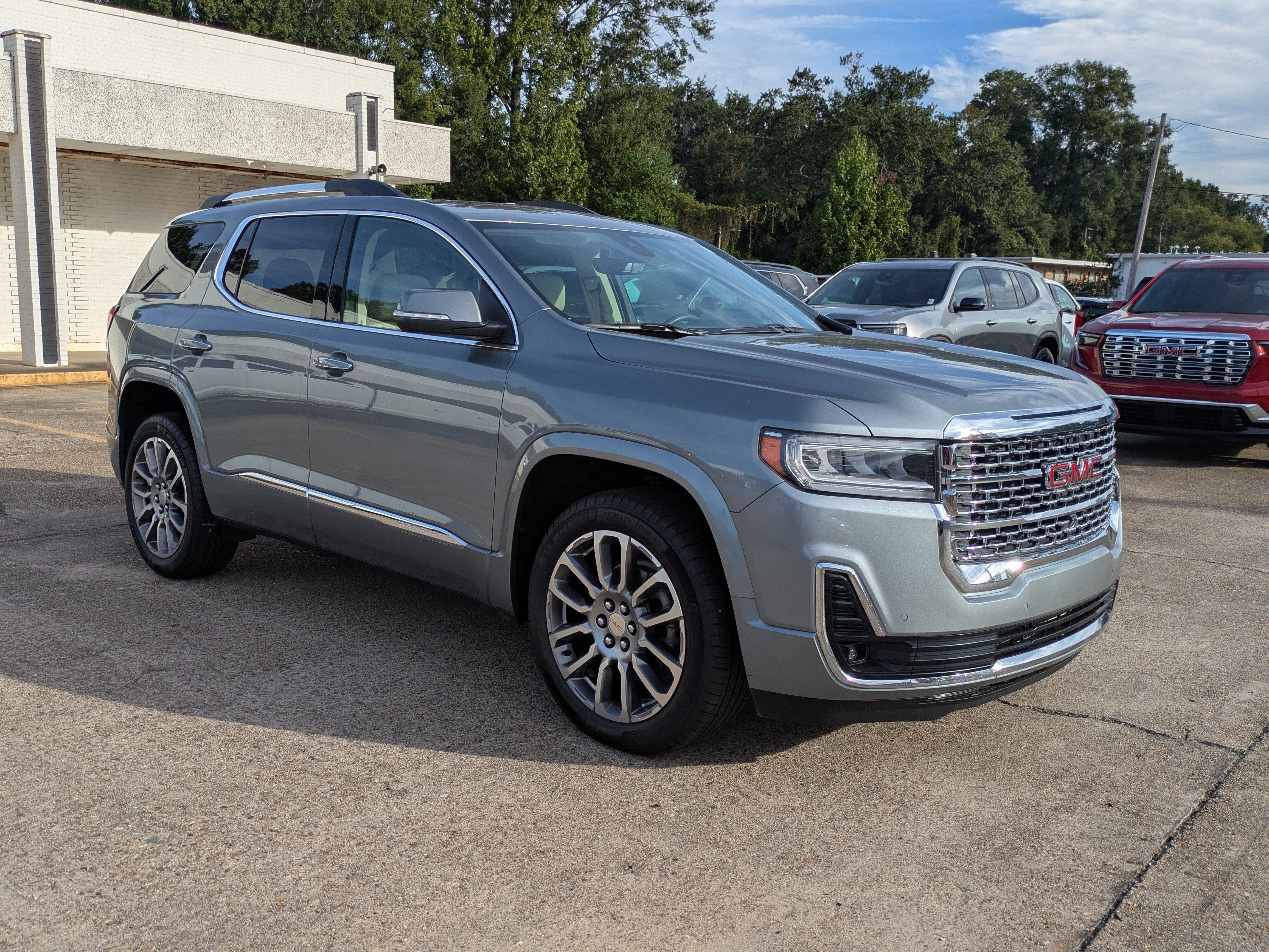 2023 GMC Acadia Denali