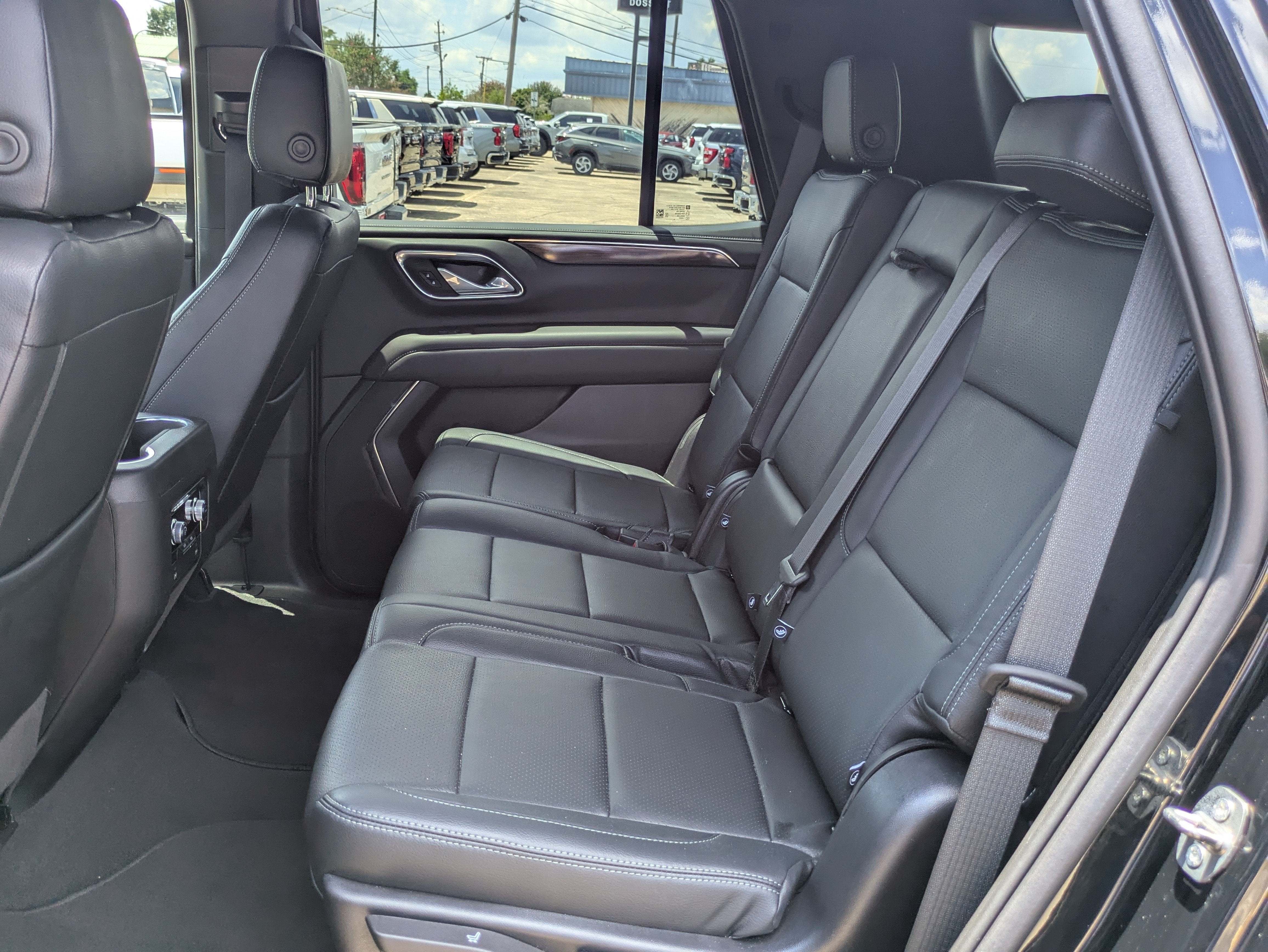 2023 GMC Yukon SLE