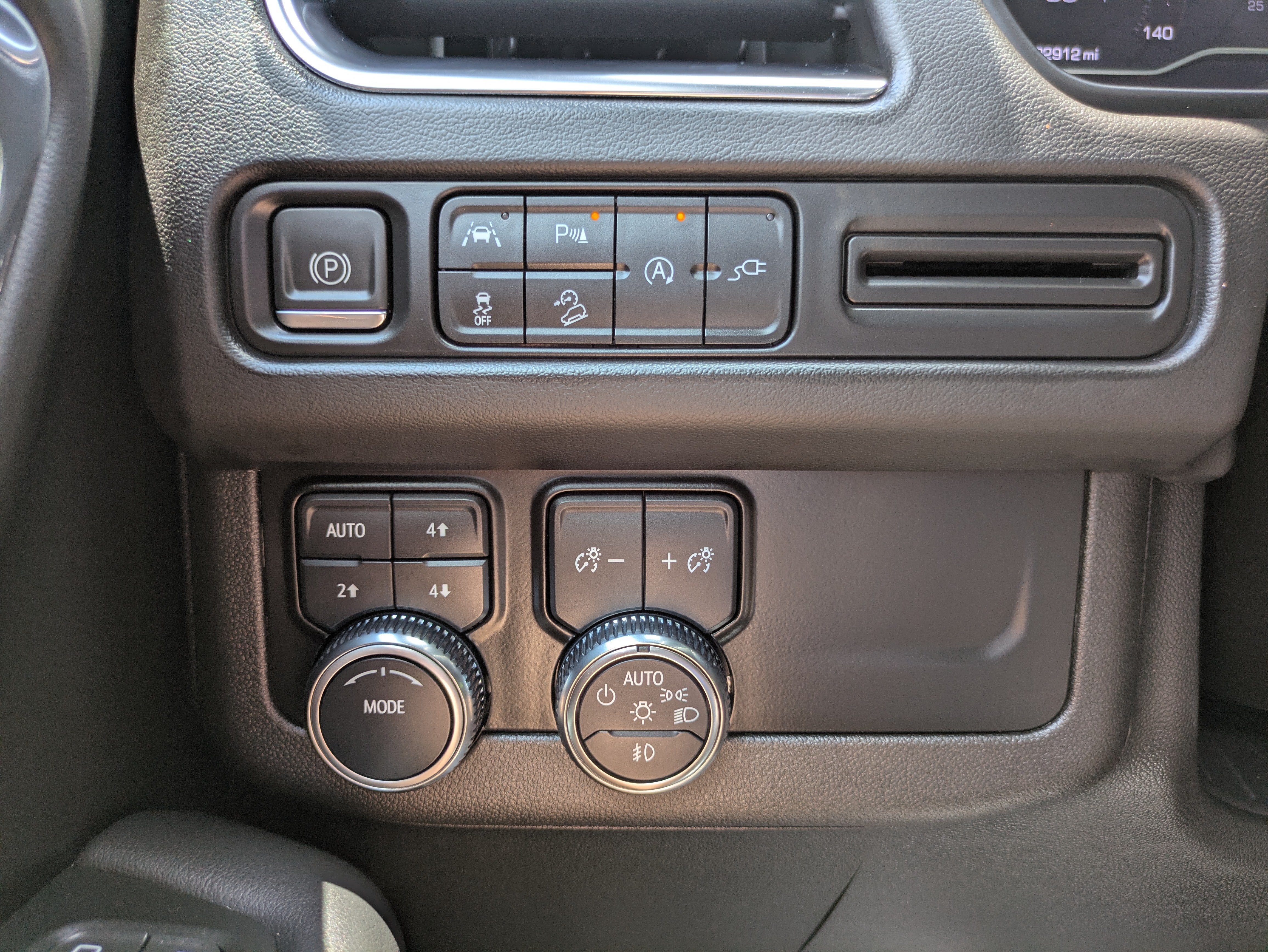 2022 GMC Yukon AT4