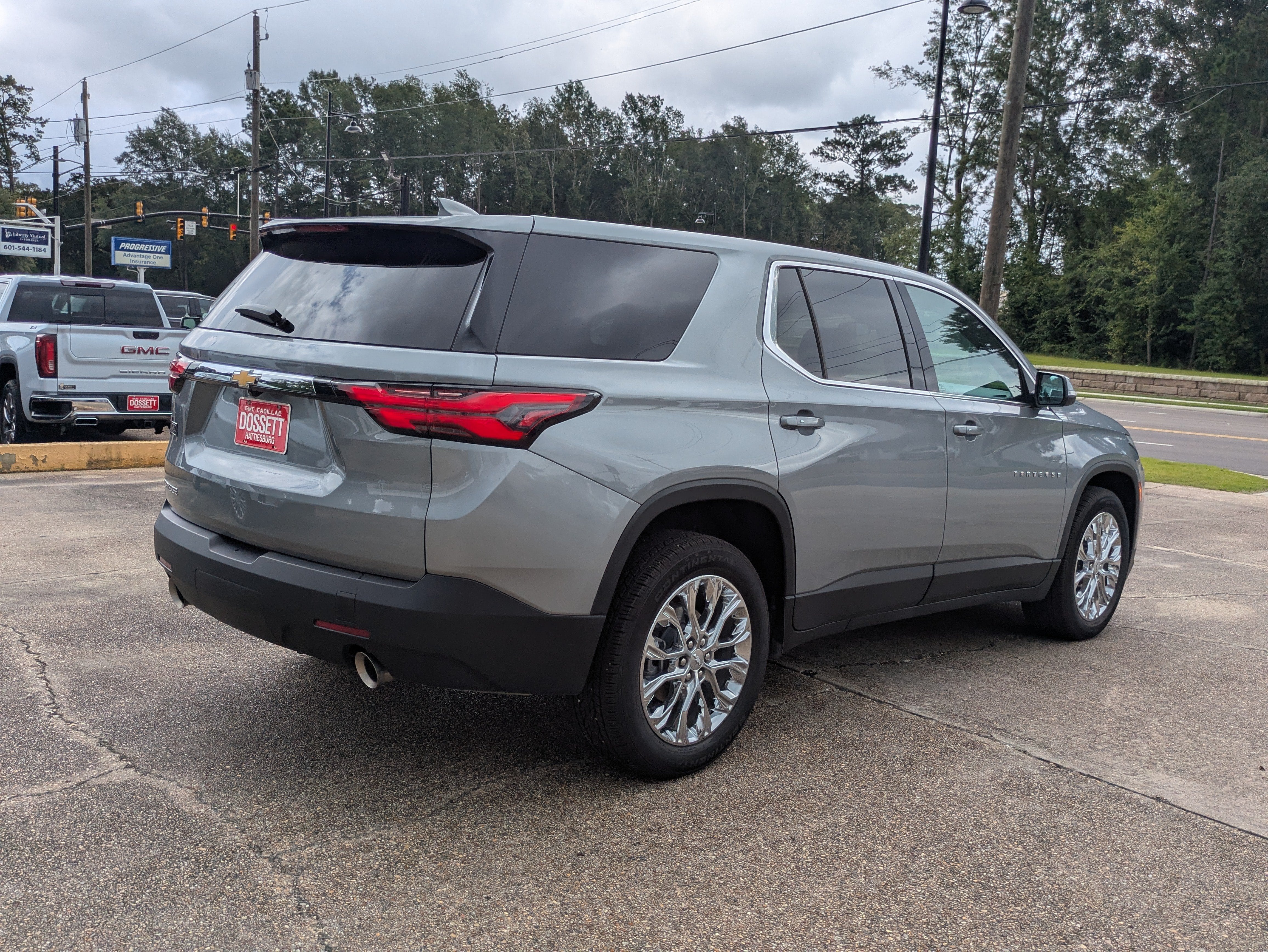 2023 Chevrolet Traverse LS