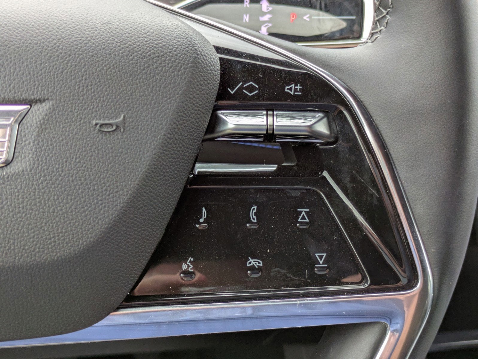 2025 Cadillac ESCALADE IQ Sport 1