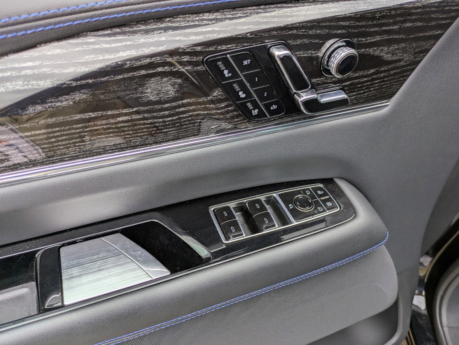 2025 Cadillac ESCALADE IQ Sport 1