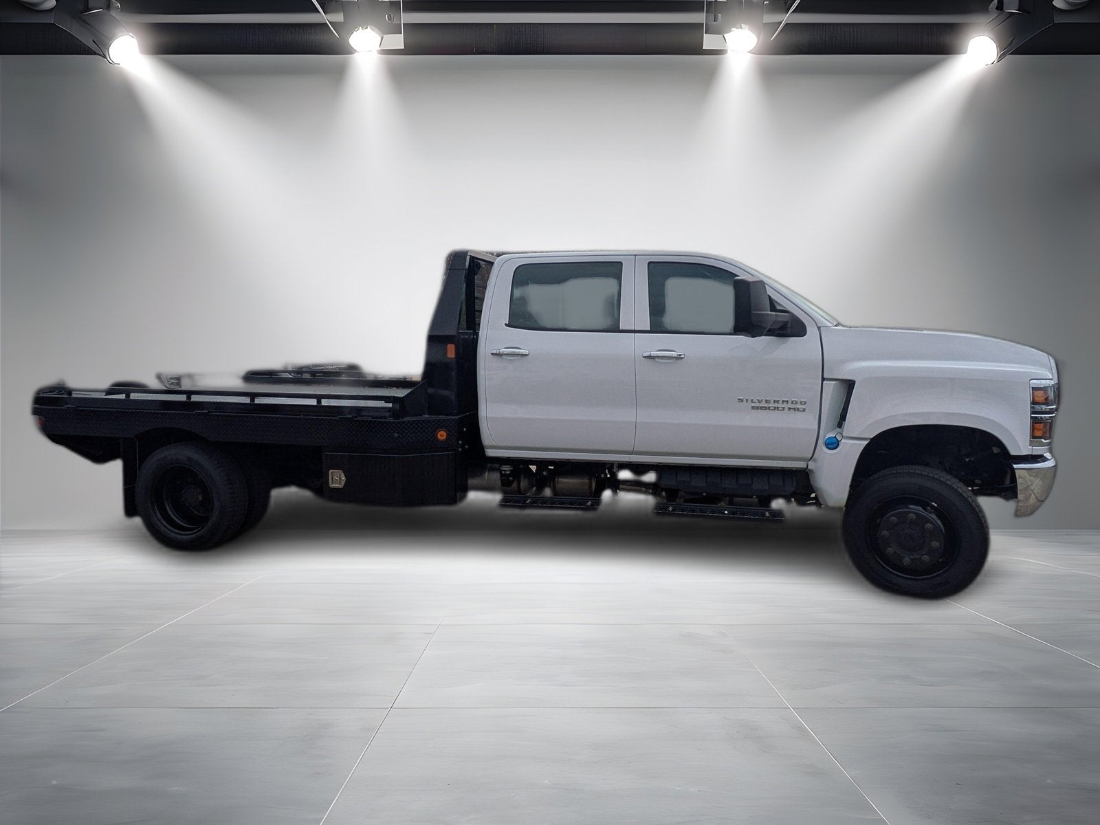 2024 Chevrolet Silverado 5500 HD Work Truck