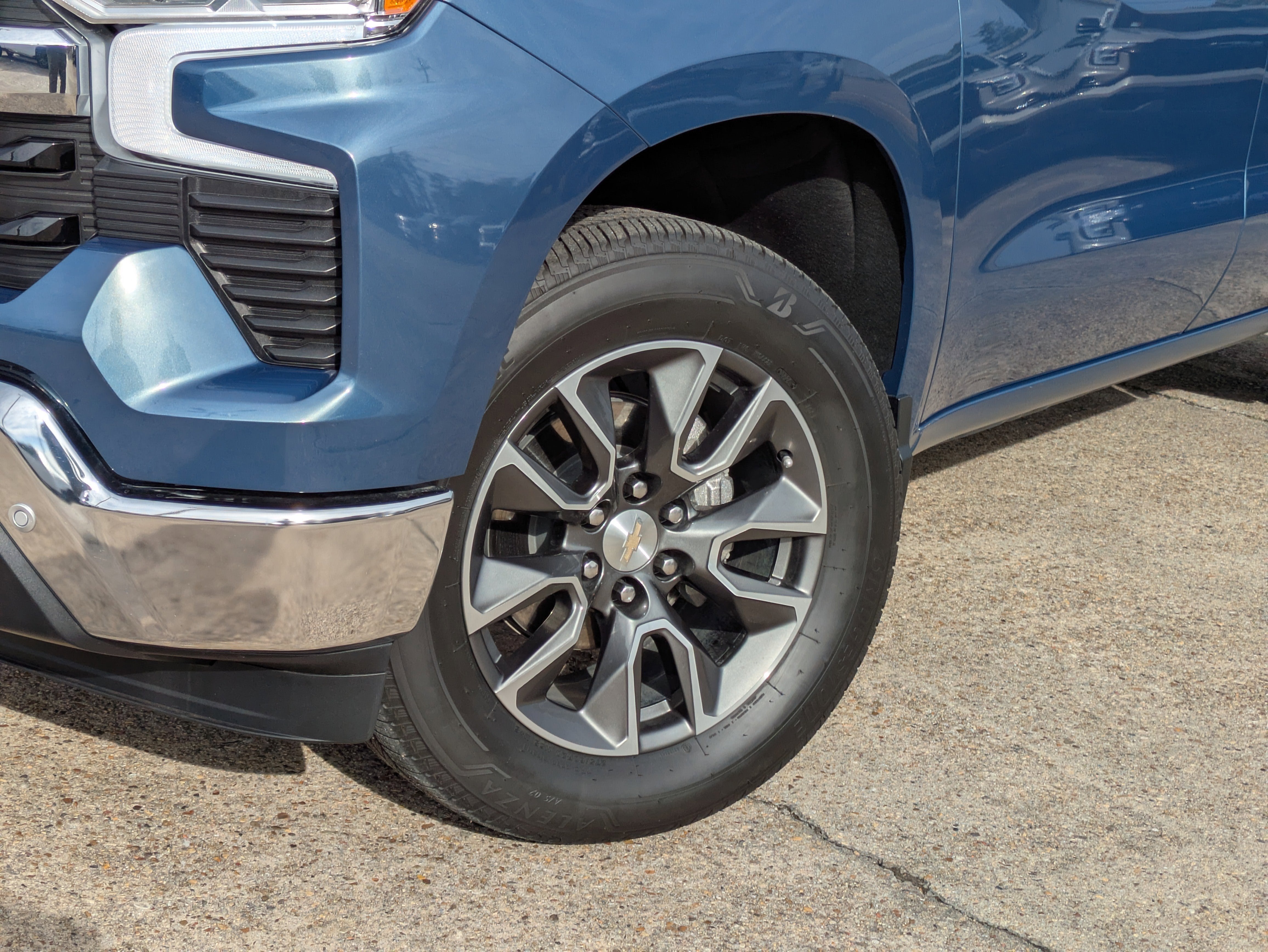 2024 Chevrolet Silverado 1500 LT