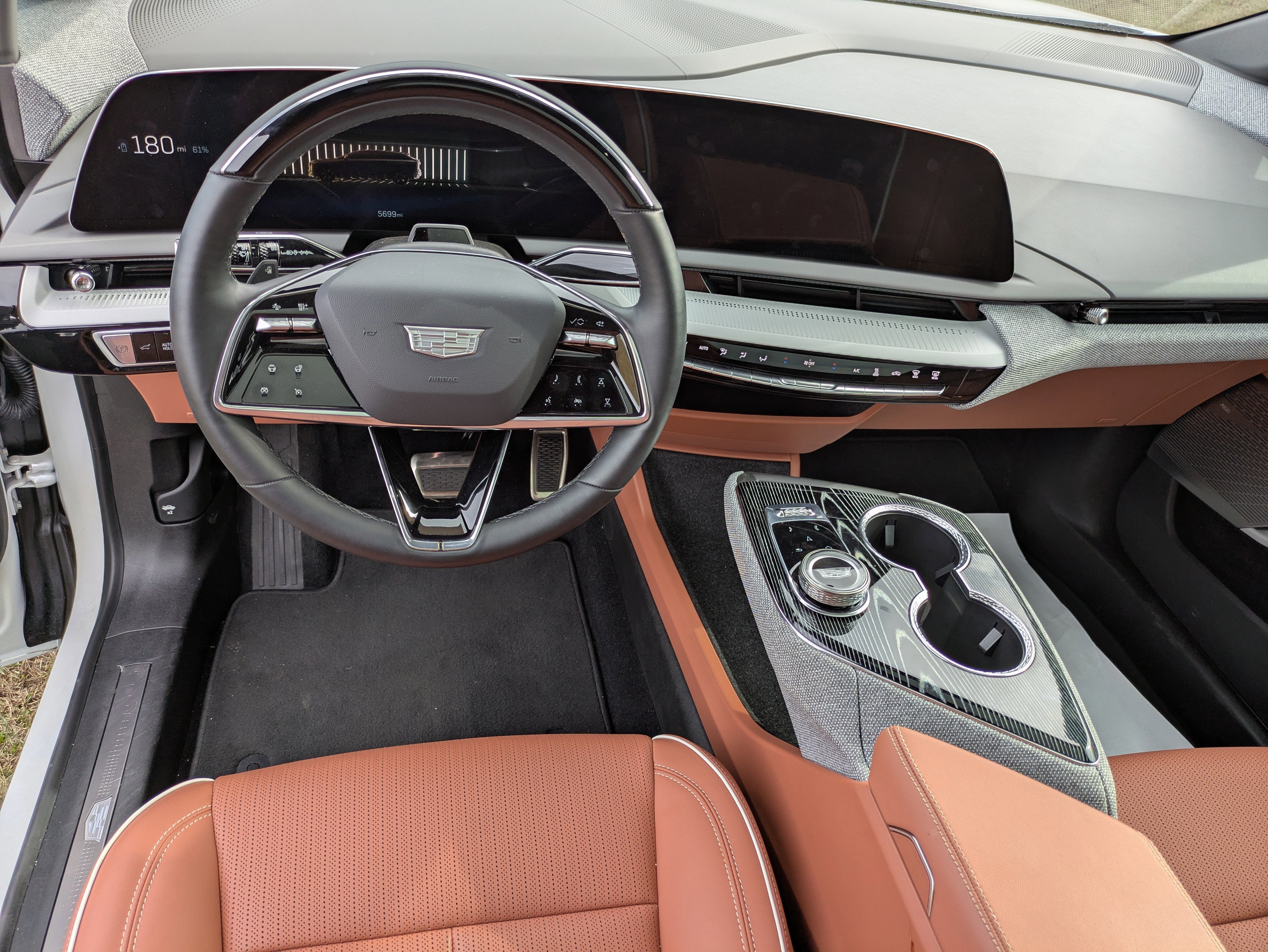 2025 Cadillac OPTIQ Luxury 2