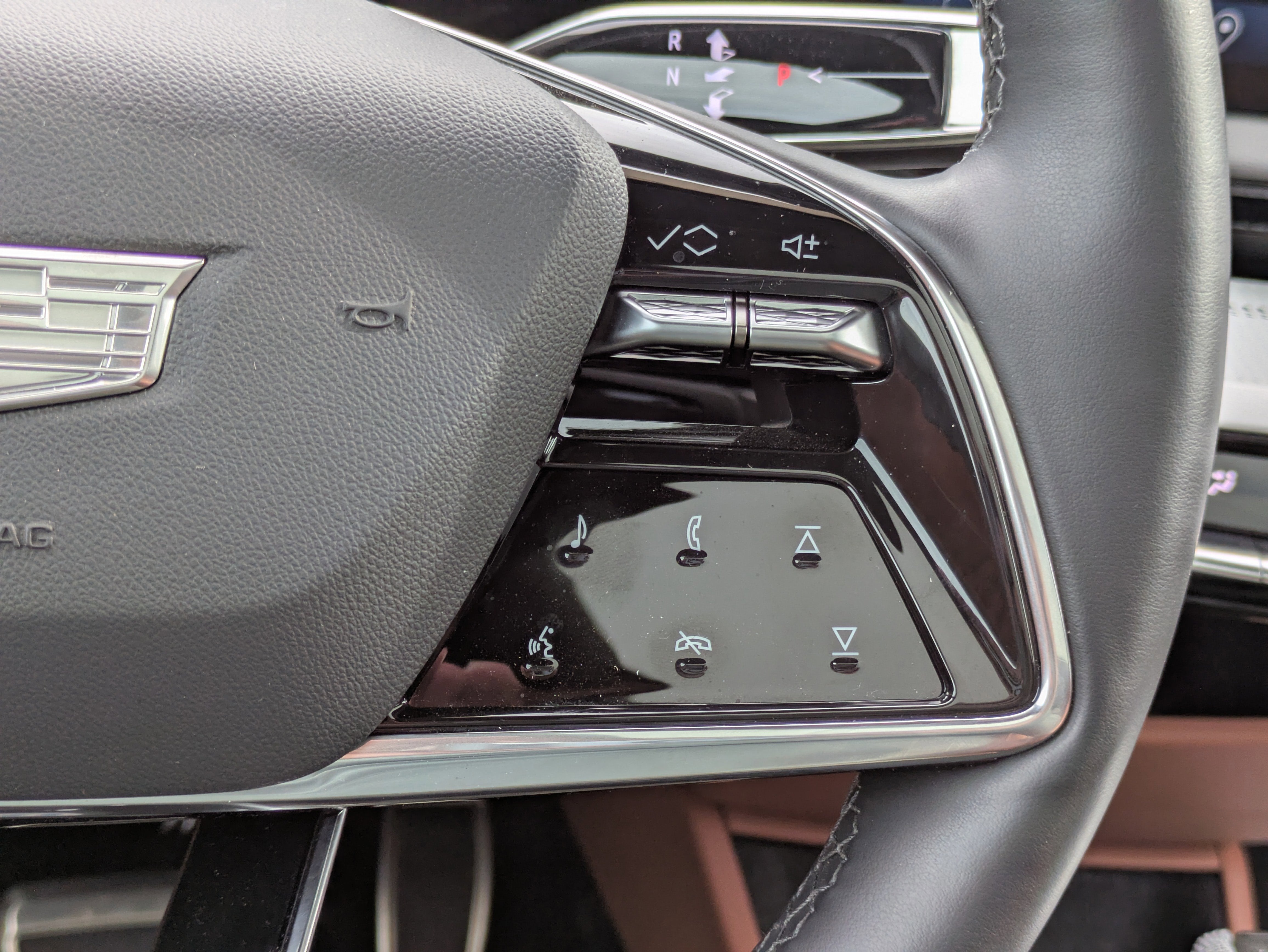 2025 Cadillac OPTIQ Luxury 2