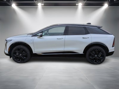 2025 Cadillac OPTIQ Luxury 2