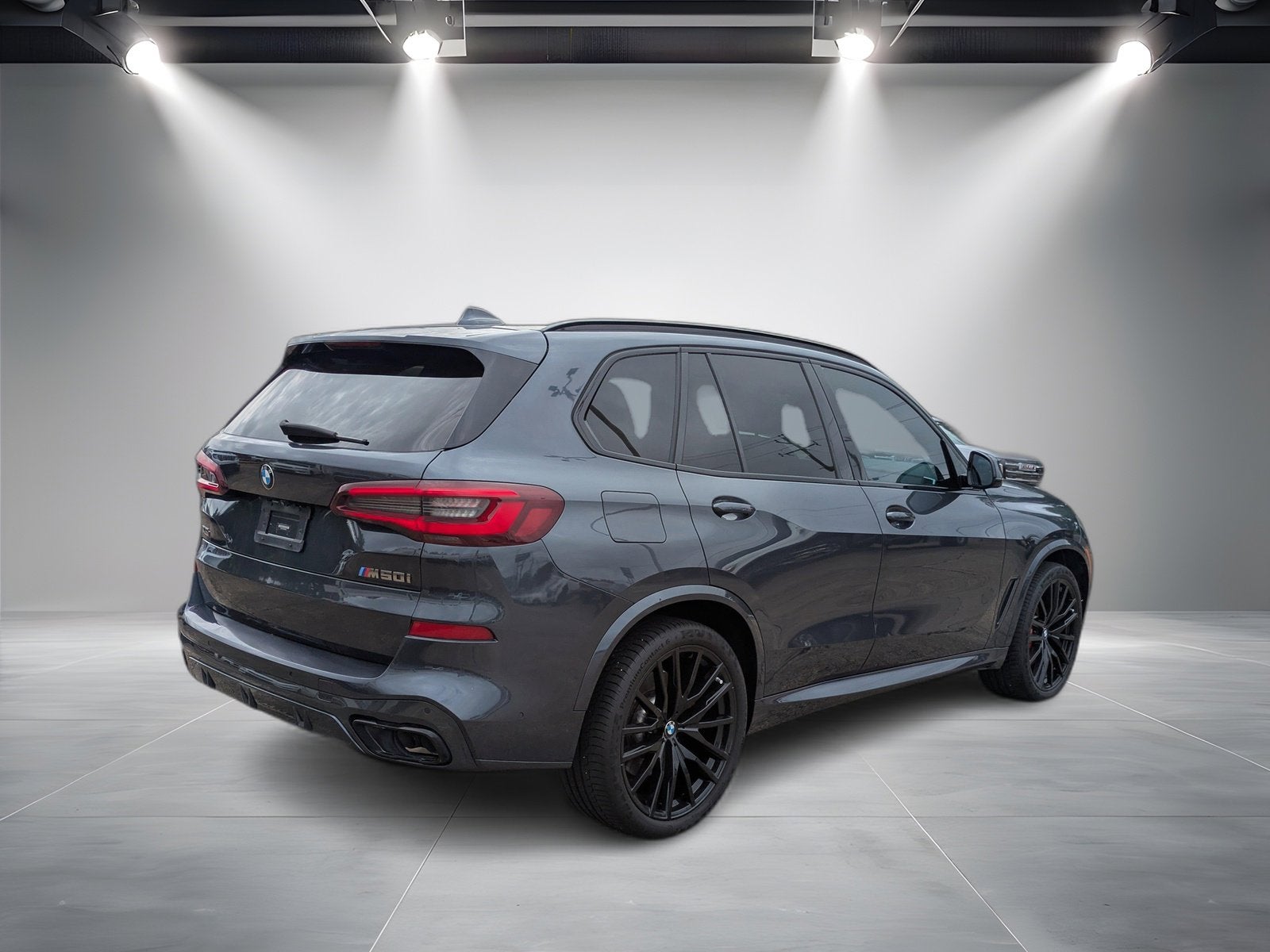 2022 BMW X5 M50i